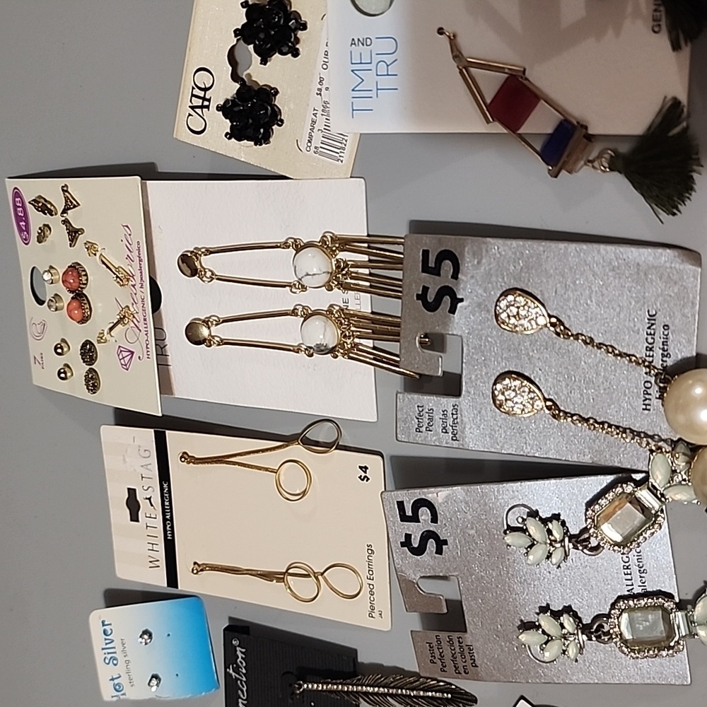Bundle of 40 earrings - Picture 3 of 8